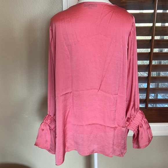 Tutu&lilli satin top, “the Kelly”, size Large, super flattering & adorable! NWOT - Picture 3 of 6